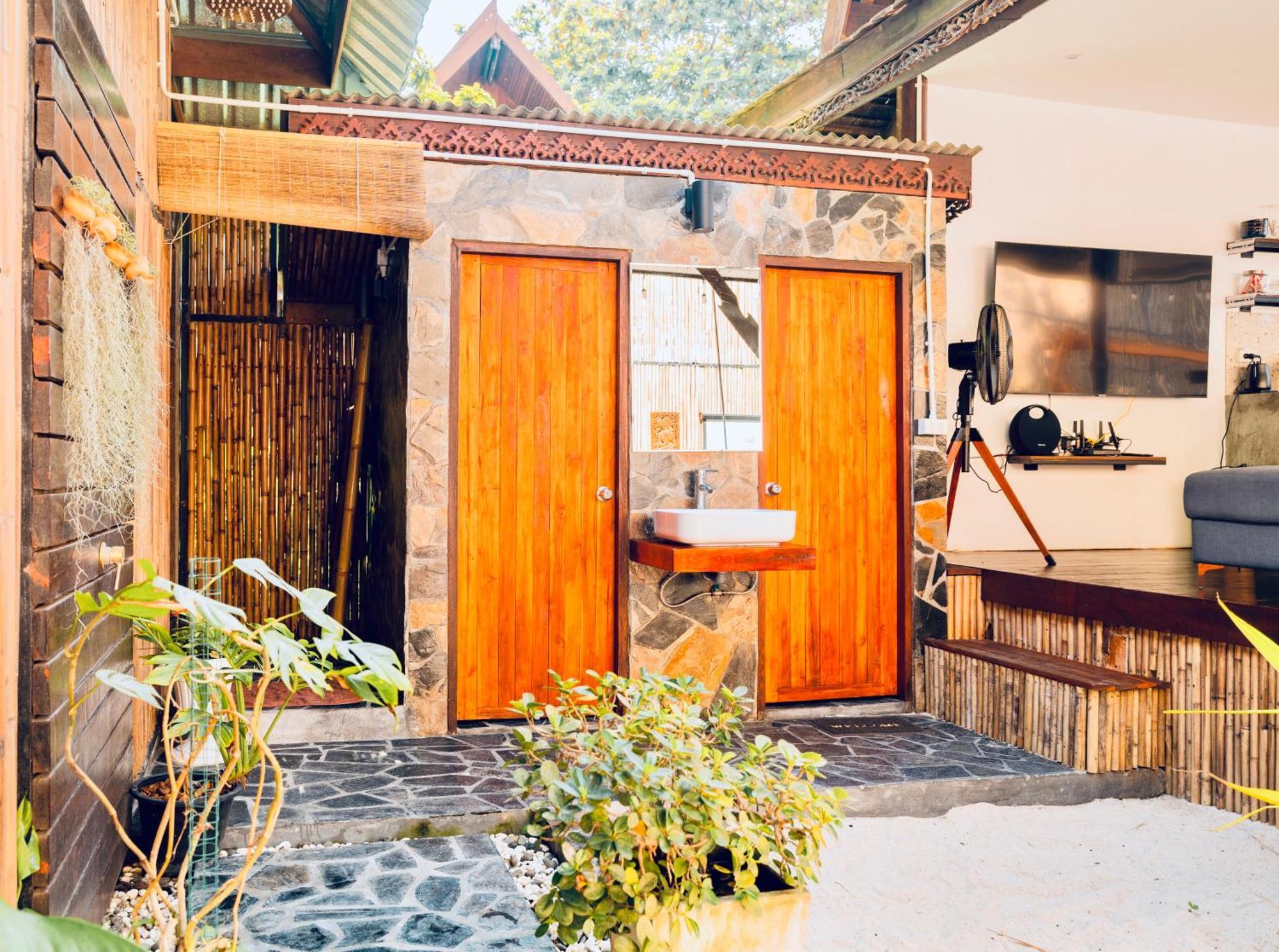 Natures Edge Beachfront Luxury Glamping Koh Tao Exterior photo
